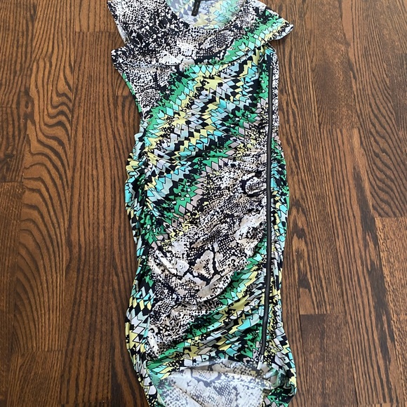 BCBG MaxAzria green black snake bodycon dress with zipper XS - Picture 7 of 9